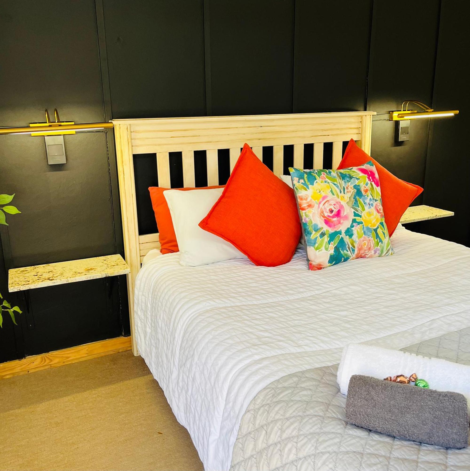 The Gallery Lounge พ็อตเชฟสตรูม ภายนอก รูปภาพ